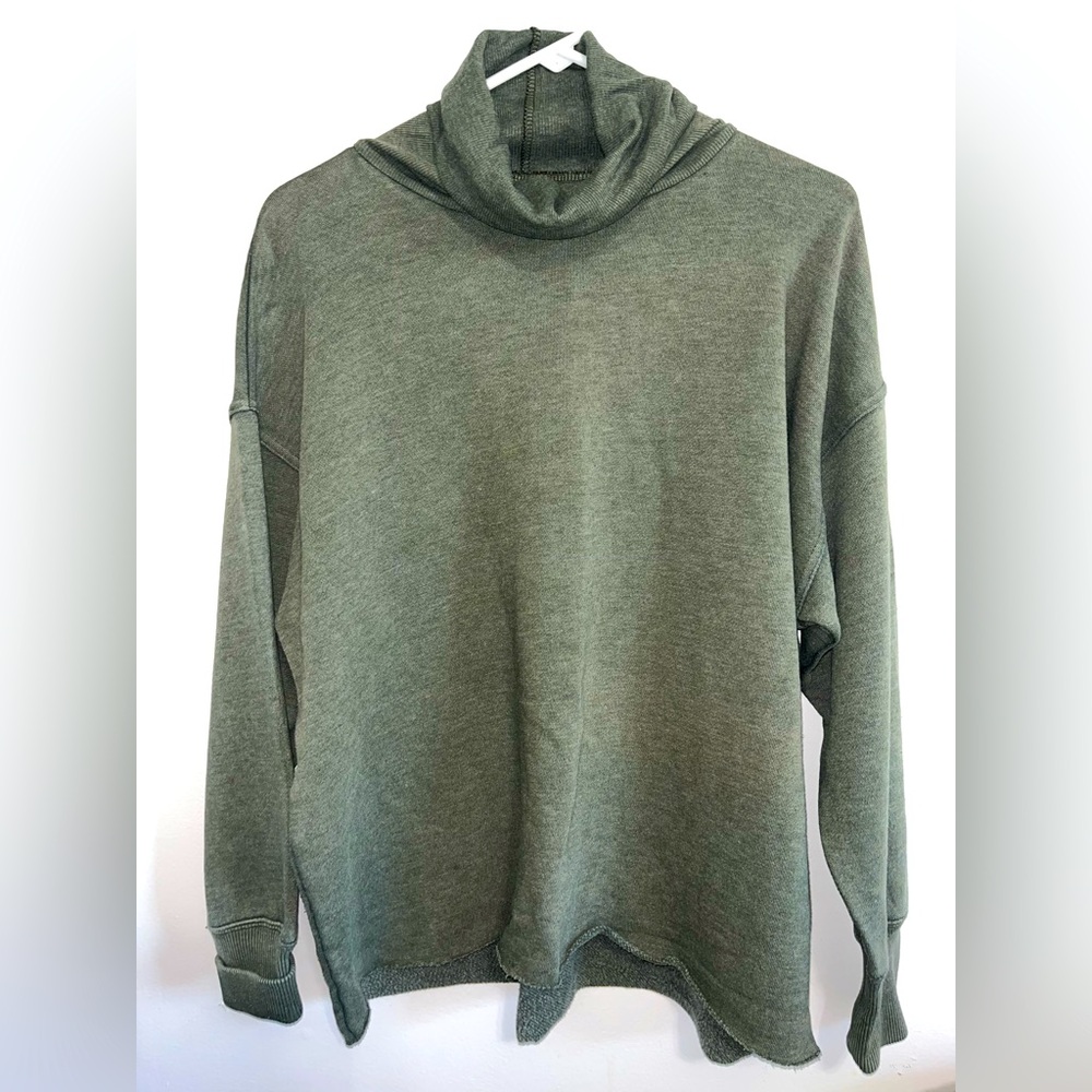 ✿ Aerie Oversized Turtleneck Sweater